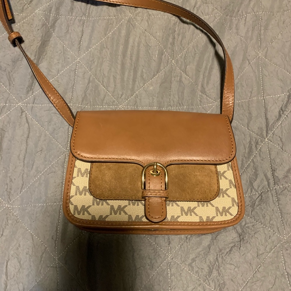 Michael Kors cross body purse
